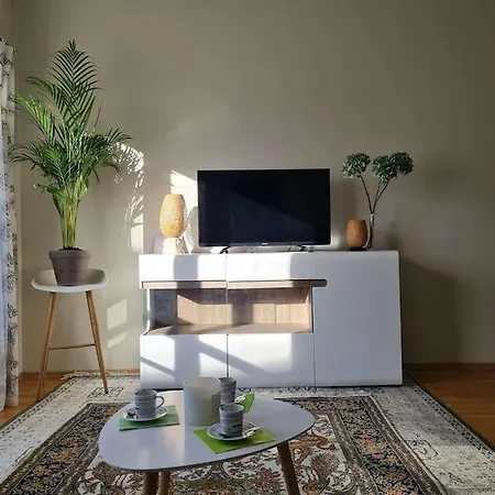 Cozy Retreat At The Heart Of タリン