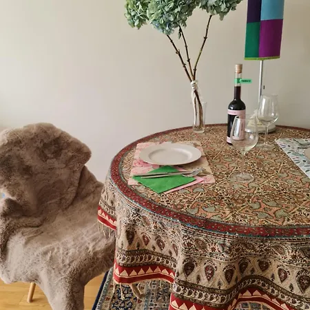 Lejlighed Cozy Retreat At The Heart Of *